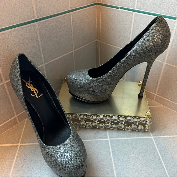 Size 11 YSL Tribtoo Grey Snake skin like Pumps - Picture 2 of 8
